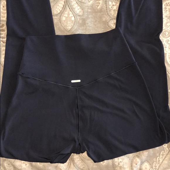 Aerie Real Me High Waisted Legging - Picture 2 of 4